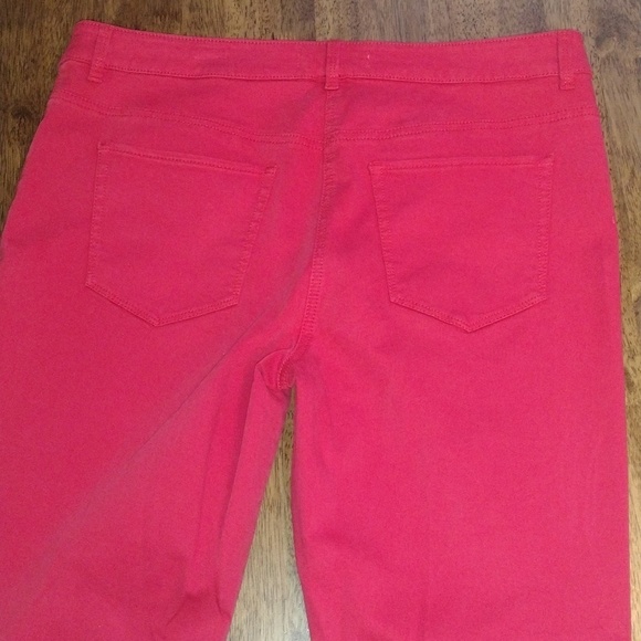 Chico's Ankle Red Pink Pants With Zipper Detail Near Ankle 1/8 - Picture 9 of 10